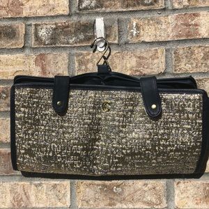 Women’s hanging travel jewelry organizer